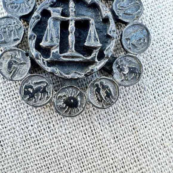 Libra Scales Vintage Silver Medallion Pendant Astrology Sign Zodiac Amulet - Picture 3 of 4